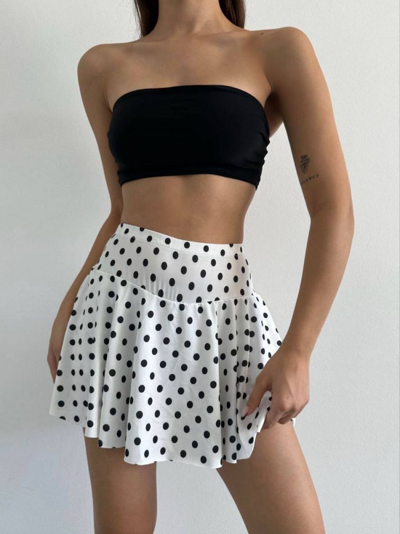 Rahat kesim şort etek nokta detay