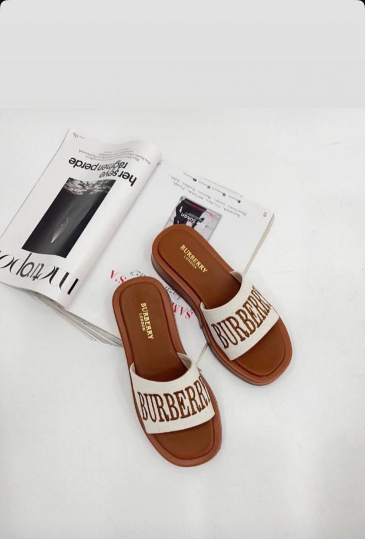 BURBERRY T1003 KADIN VİP TERLİK